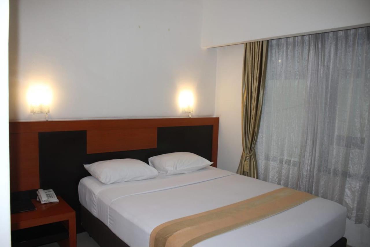 Hotel Grand Karawang Indah Екстериор снимка