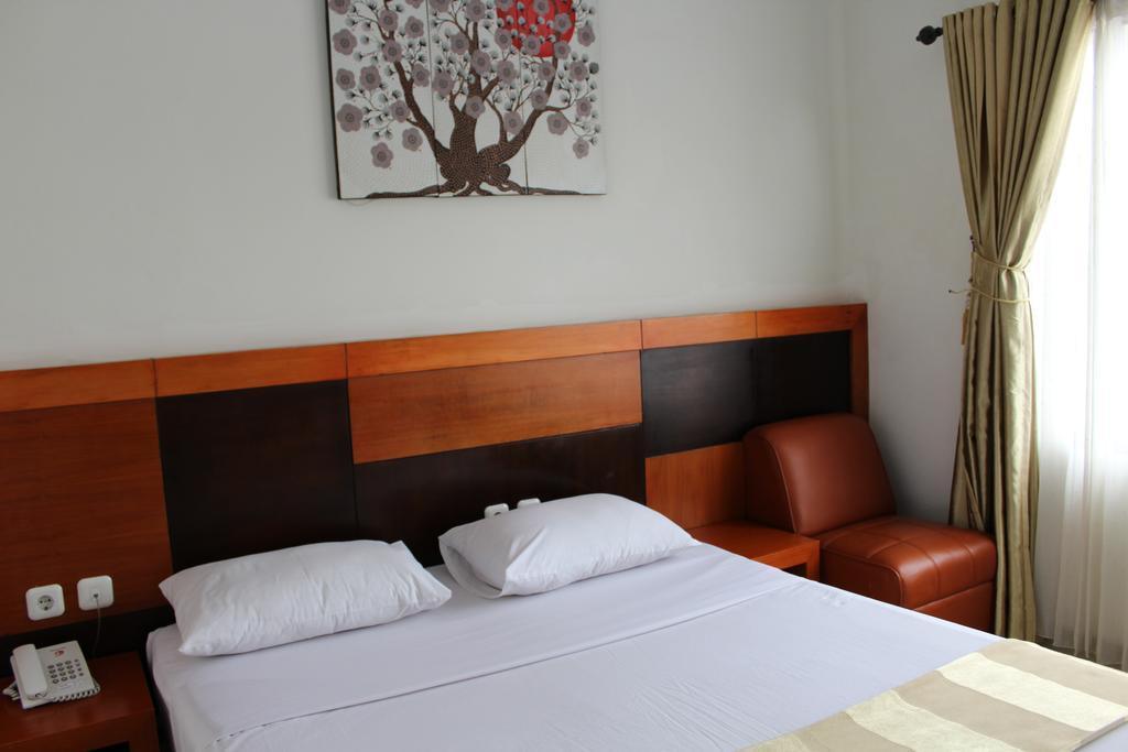 Hotel Grand Karawang Indah Екстериор снимка
