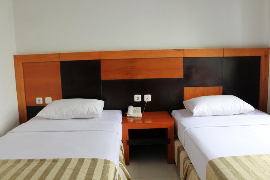 Hotel Grand Karawang Indah Екстериор снимка