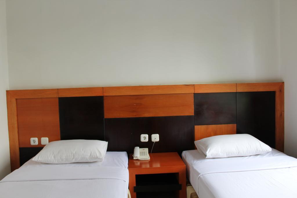 Hotel Grand Karawang Indah Екстериор снимка