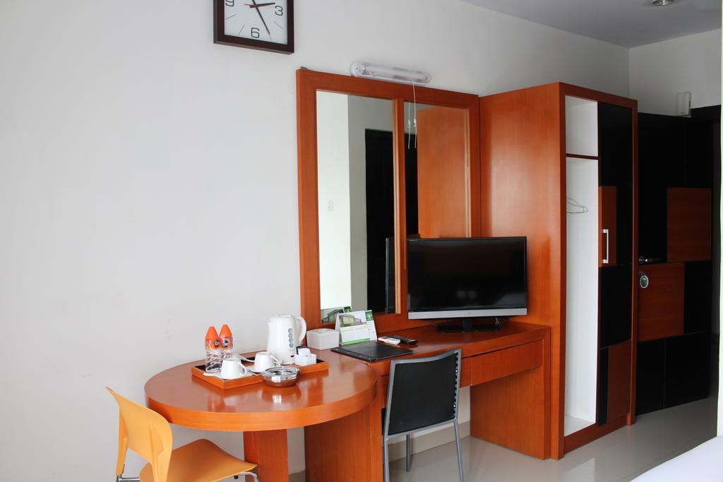 Hotel Grand Karawang Indah Екстериор снимка