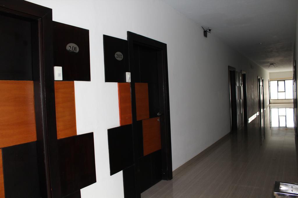 Hotel Grand Karawang Indah Екстериор снимка