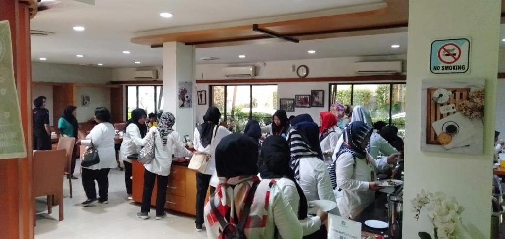 Hotel Grand Karawang Indah Екстериор снимка