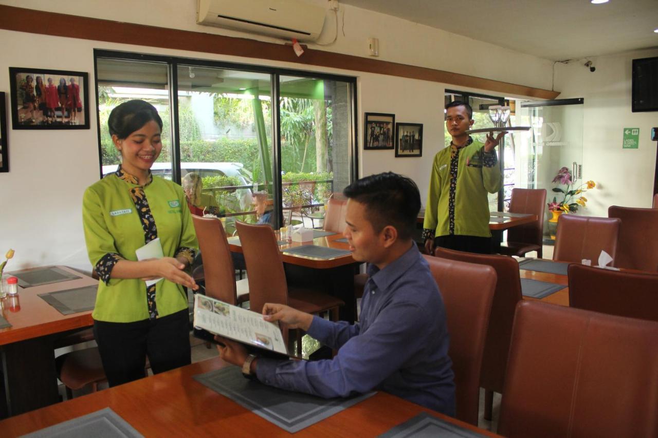 Hotel Grand Karawang Indah Екстериор снимка